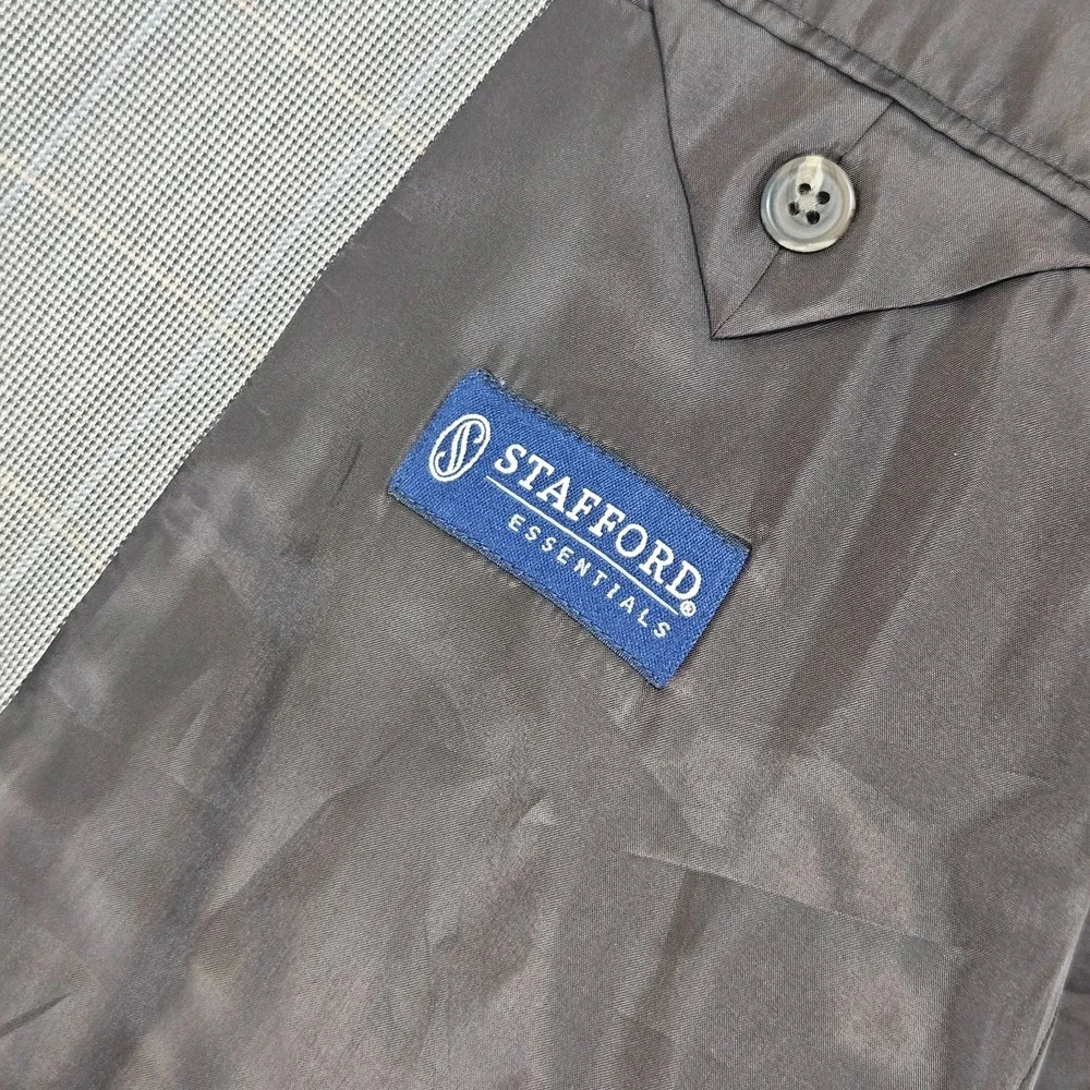 Stafford Essentials Mens Sport Coat Blazer Two Button Brown Plaid Poly Blend 44R